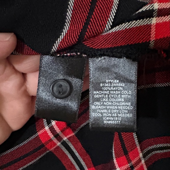 Sanctuary Boyfriend Shirt Red and Black ✅✅✅✅ - Picture 6 of 7